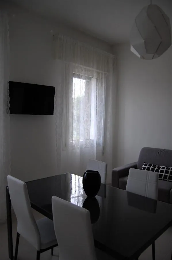 Locazione Turistica Elite Parco Brentelle Bed & Breakfast - Chiesanuova 135 E 167 Padova 0*,  Italy